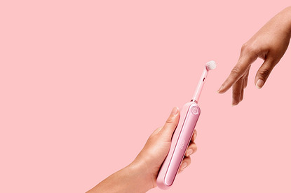 10 электрических зубных щеток: рейтинг 2022 года