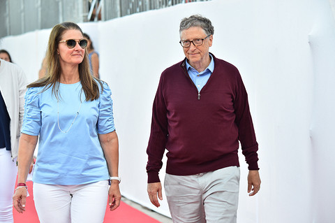 «Причинил много боли своей семье»: Билл Гейтс признался, что изменял экс-супруге