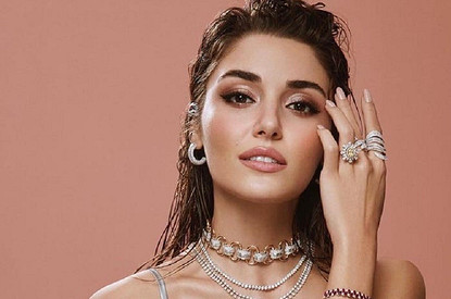 Купила дорогой особняк и мечтает открыть мастерскую живописи: 17 интересных фактов о звезде турецкого кино Ханде Эрчел