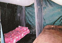 В палатках жили по двое или трое.