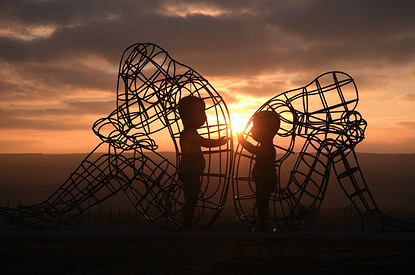 «Никто не заставляет мыть посуду и не храпит под ухом»: истории женщин, которые выбрали гостевой брак