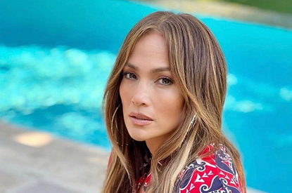 Дженнифер Лопес похвасталась безупречной фигурой в бикини (фото)