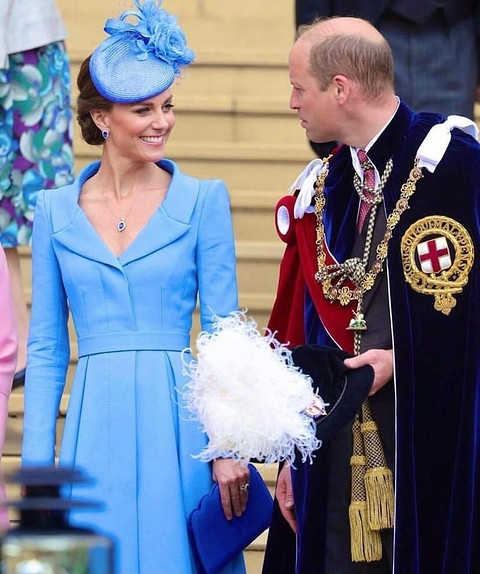 Кейт Миддлтон появилась на церемонии ордена Подвязки в идеальном голубом наряде