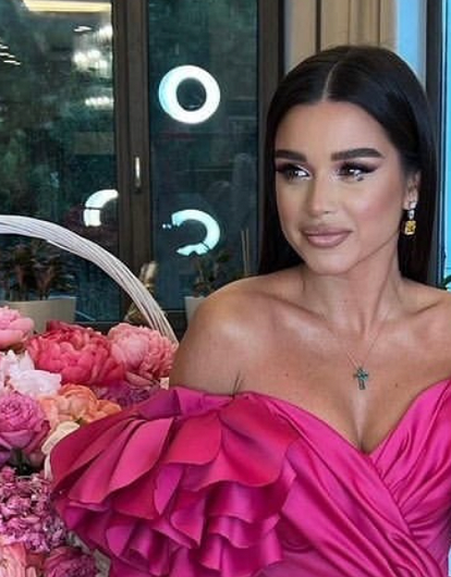 «Второй дом»: Ксения Бородина купила дочкам школьный автобус