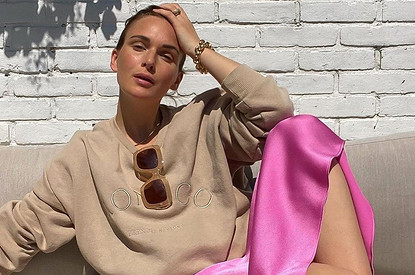 Шалфей и беж, нэви и кремовый: 8 сочетаний цветов в одежде, которые выглядят дорого