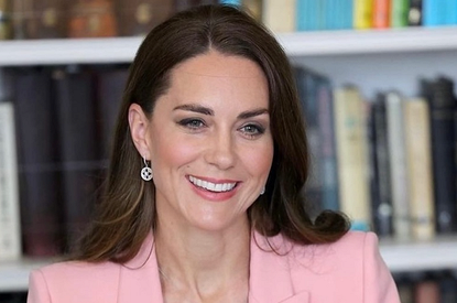 Кейт Миддлтон вышла в свет в нежно-розовом костюме