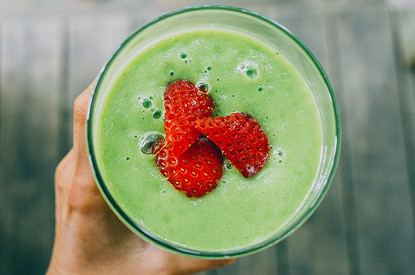 Как приготовить полезный зеленый смузи: 3 рецепта, которые стоит попробовать