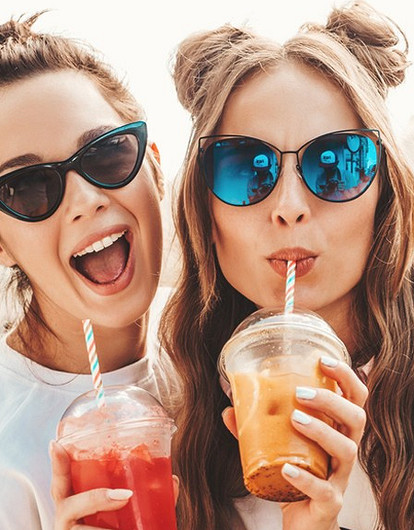 Привычка грызть ногти, соленый огурчик и еще 6 неочевидных врагов идеальной улыбки