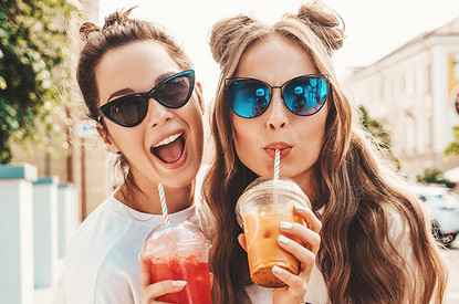 Привычка грызть ногти, соленый огурчик и еще 6 неочевидных врагов идеальной улыбки