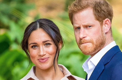 Меган Маркл и принц Гарри прибыли в Великобританию, но отказались выйти на балкон с королевой