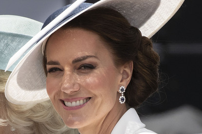 Кейт Миддлтон посетила парад в честь платинового юбилея королевы в белоснежном платье