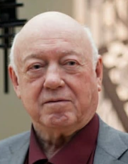 Театральный художник Борис Мессерер подал в суд на соседей из-за балкона