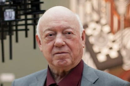 Театральный художник Борис Мессерер подал в суд на соседей из-за балкона