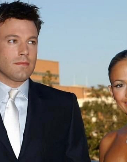 Не скрывают чувств: Дженнифер Лопес и Бен Аффлек поцеловались прямо на съемках фильма (фото)