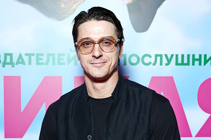 Станислав Бондаренко в обнимку с женой и другие звезды на премьере фильма «Дикая»