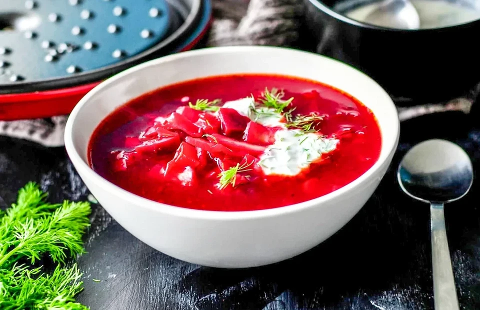 Поесть и освежиться: 10 холодных супов для жаркого лета