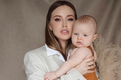 Анастасию Костенко с грудным сыном увезли на скорой