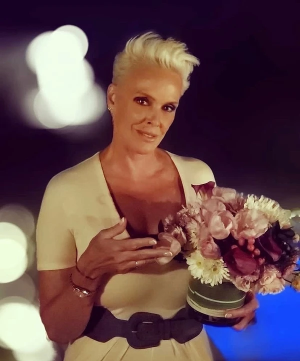 7 frumuseti celebritati care s-au intalnit cu femei casatorite si nu le este rusine sa vorbeasca despre asta