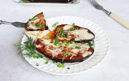 Запеченные баклажаны с томатным соусом