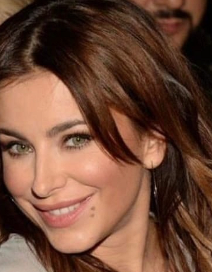 Ани Лорак впервые за долгое время вышла в свет