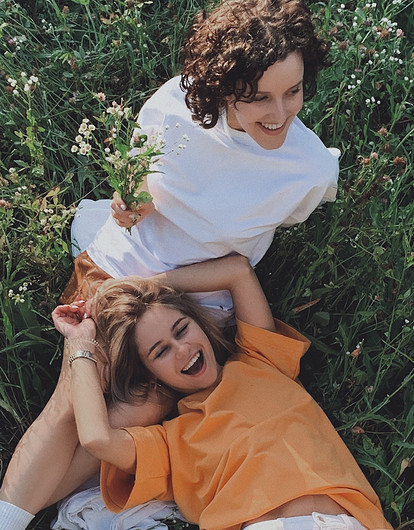 Поза сверху, схватки и редиска: о чем чаще всего думали женщины в июне 2022 года