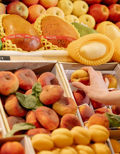 Утка с абрикосами, крамбл со сливами и еще 3 оригинальных блюда с сезонными фруктами