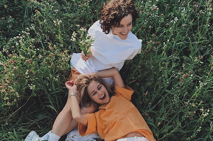 Поза сверху, схватки и редиска: о чем чаще всего думали женщины в июне 2022 года