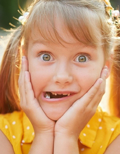 Не заставлять, а мотивировать: как сегодня лечат зубы детям и подросткам