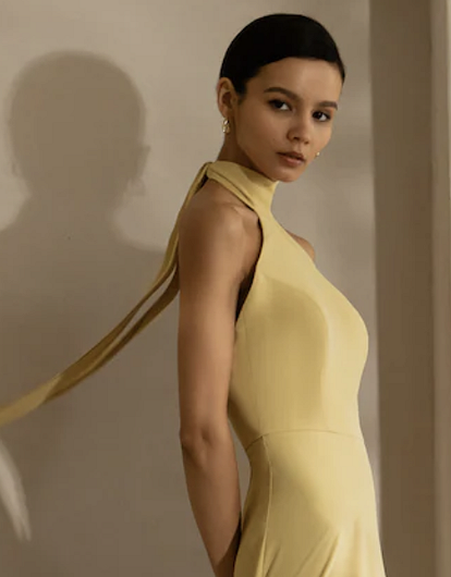 Платье на выпускной 2022: как выбрать бюджетное и стильное