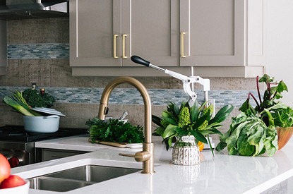 Распахнуть окно богатства и закрыть форточку бедности: как правильно обустроить кухню по фэншуй