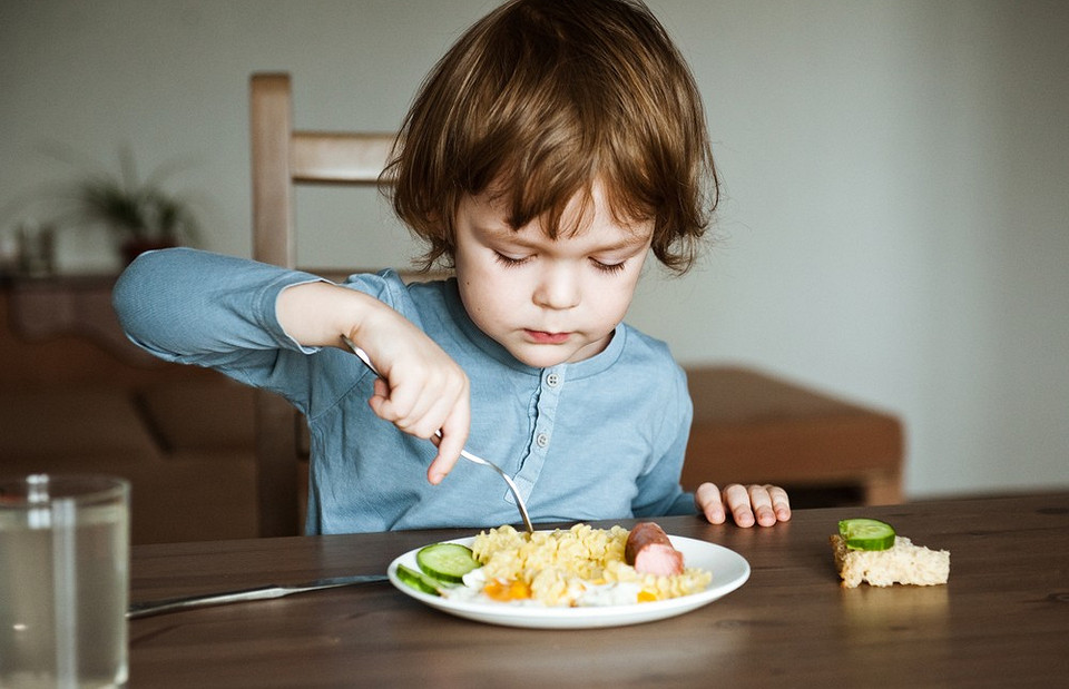 Задержка речи у ребенка: при чем здесь витамины и что нужно делать