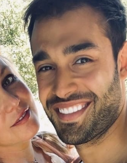 СМИ: Бритни Спирс выйдет замуж за Сэма Асгари уже сегодня