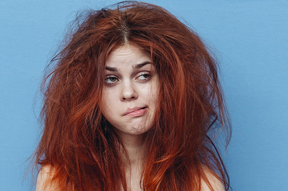 Как выглядеть бодро после бессонной ночи: лайфхаки от эксперта