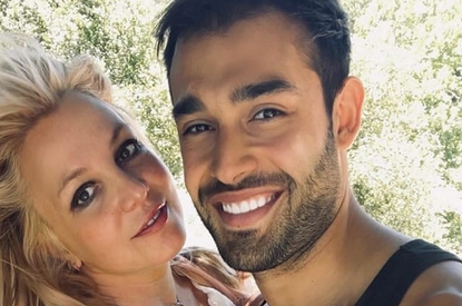 СМИ: Бритни Спирс выйдет замуж за Сэма Асгари уже сегодня