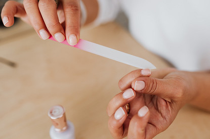 Витамины для ногтей и волос: какие нужны, как их выбирать и принимать