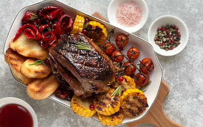 Утиная грудка с черносливом и грецкими орехами