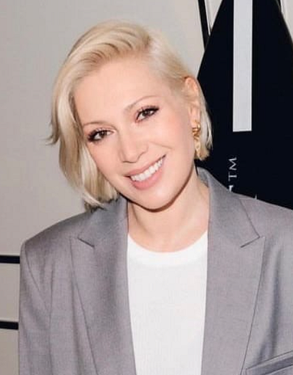 Аврора узаконила отношения с возлюбленным после 18 лет гражданского брака