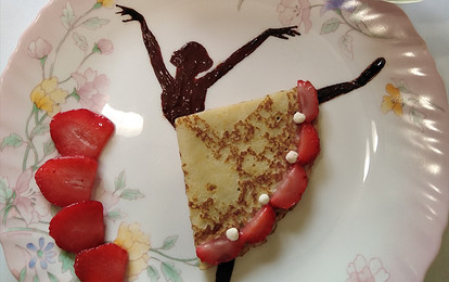 Блинчики c творогом и клубникой