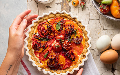 Тарт с томатами и базиликом