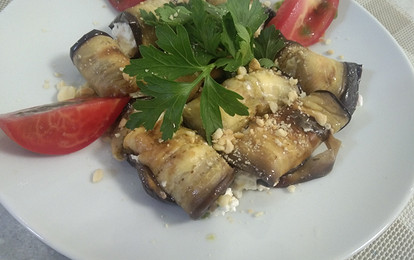 Рулетики из баклажанов с творожным сыром