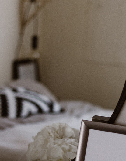 Почему нельзя спать напротив зеркала, согласно приметам