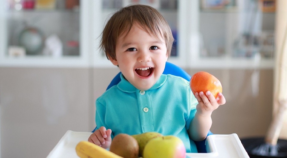 Прикормили: 5 правил перевода ребенка от детского пюре к взрослой пище