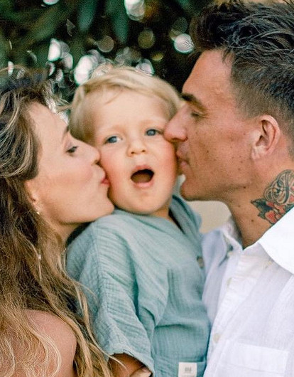 «В компании трехлетнего сына и мужа»: Регина Тодоренко рассказала, как проходили ее вторые роды