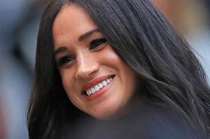 Тонкие чашки бюстгальтера подвели Меган Маркл на приеме в ООН