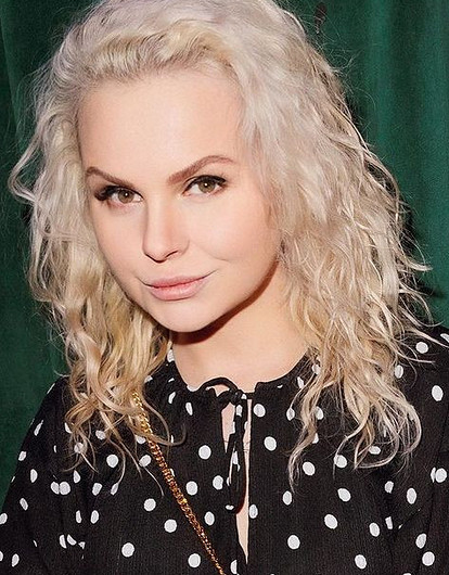 «Заставили потрогать»: бывшая солистка группы «Ленинград» рассказала, как ее совратили в 17 лет