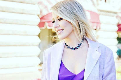 «Официальное лицо фейстюна»: Ксения Собчак поделилась фото без макияжа, но подписчики ей не поверили