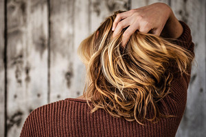 Красота или безопасность: можно ли беременным красить волосы