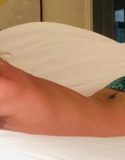 «Когда уже Хэллоуин?». Бритни Спирс за ночь заспамила свои соцсети голыми фото (фанаты в восторге)