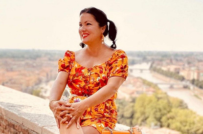 «Моя любимая летняя одежда»: Анна Нетребко показала, какую вещь чаще всего носит в жару