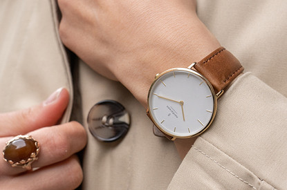 Почему дарить часы — плохая примета: 4 последствия такого подарка